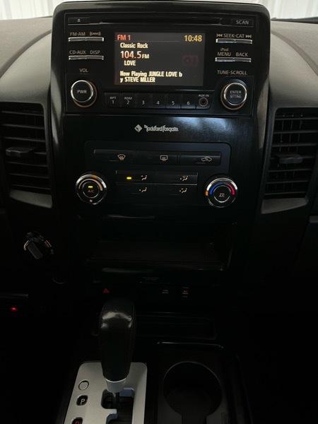 Nissan Titan SV Crew Cab 4WD SWB 2014