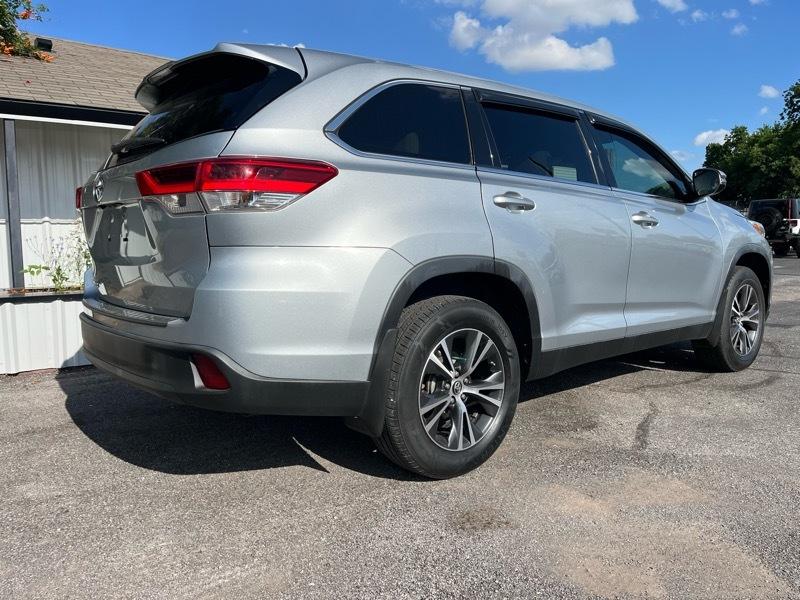Toyota Highlander LE FWD I4 2019