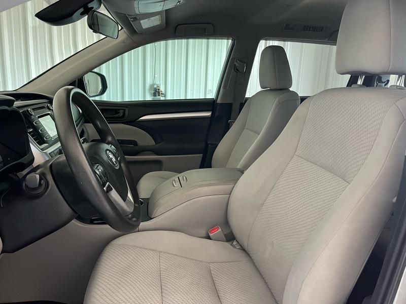Toyota Highlander LE FWD I4 2019