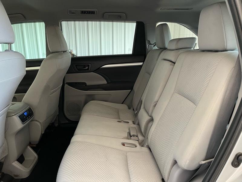 Toyota Highlander LE FWD I4 2019