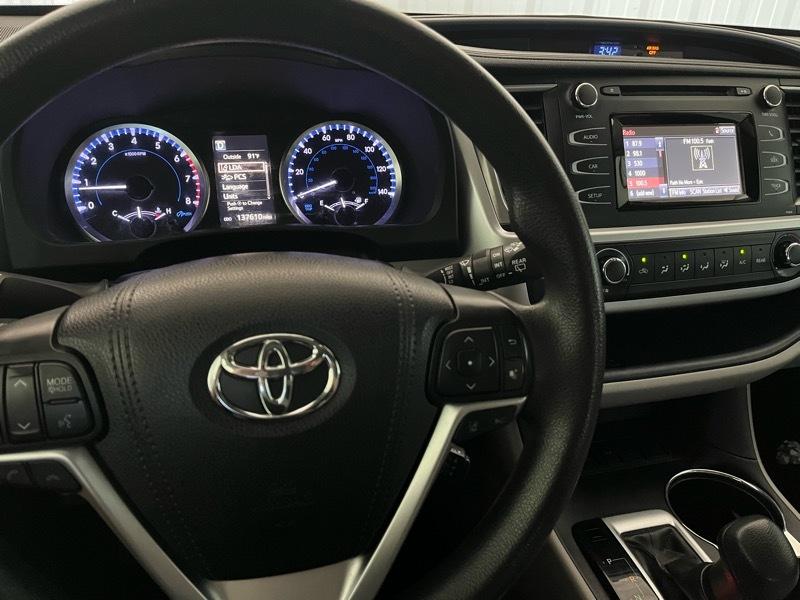 Toyota Highlander LE FWD I4 2019