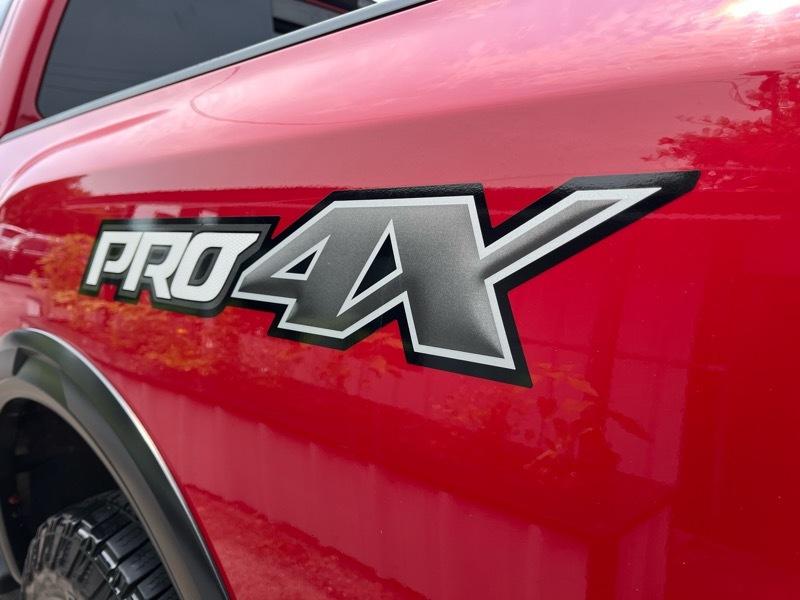 Nissan Titan PRO-4X Crew Cab 4WD 2020