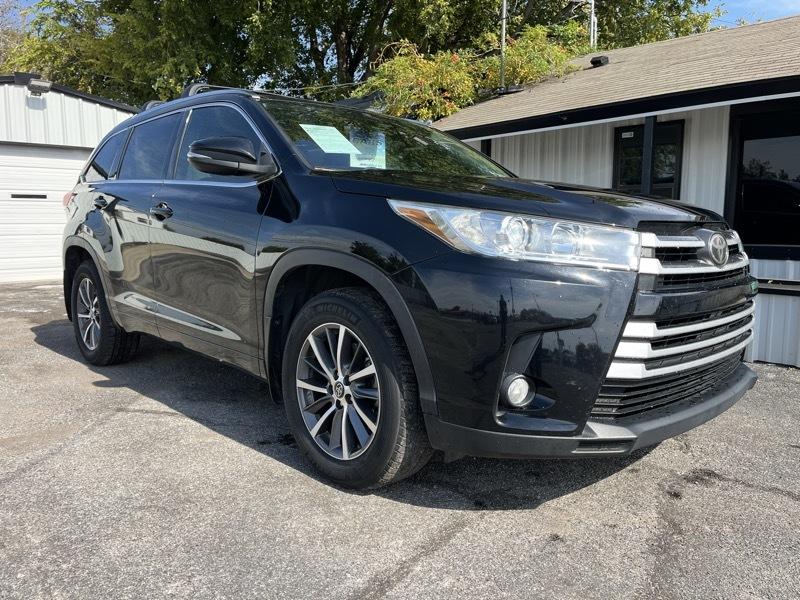 Toyota Highlander XLE AWD V6 2017