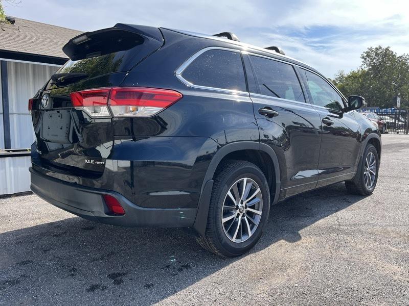 Toyota Highlander XLE AWD V6 2017