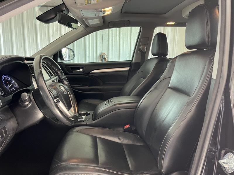 Toyota Highlander XLE AWD V6 2017