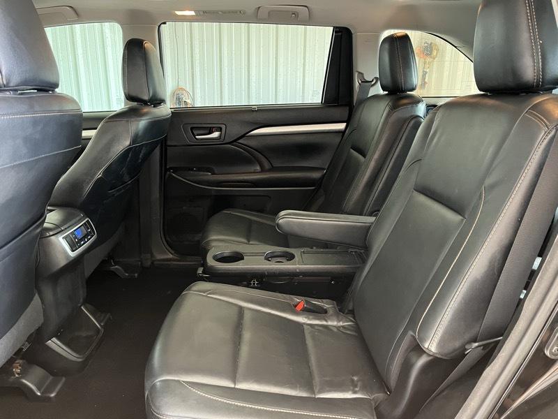 Toyota Highlander XLE AWD V6 2017
