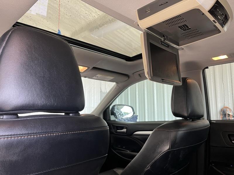 Toyota Highlander XLE AWD V6 2017