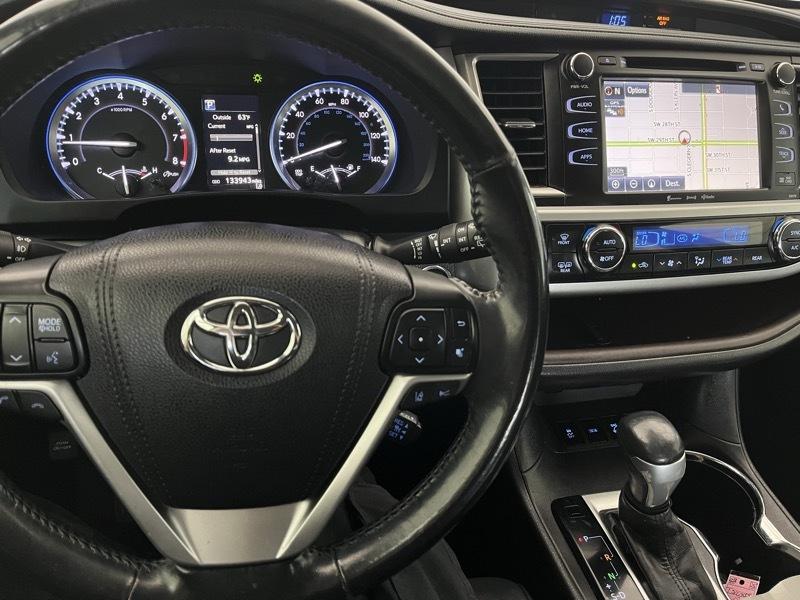 Toyota Highlander XLE AWD V6 2017