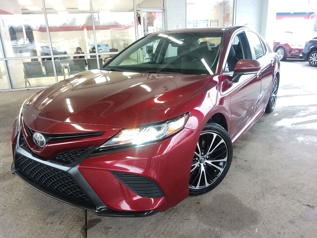 2018 Toyota Camry SE