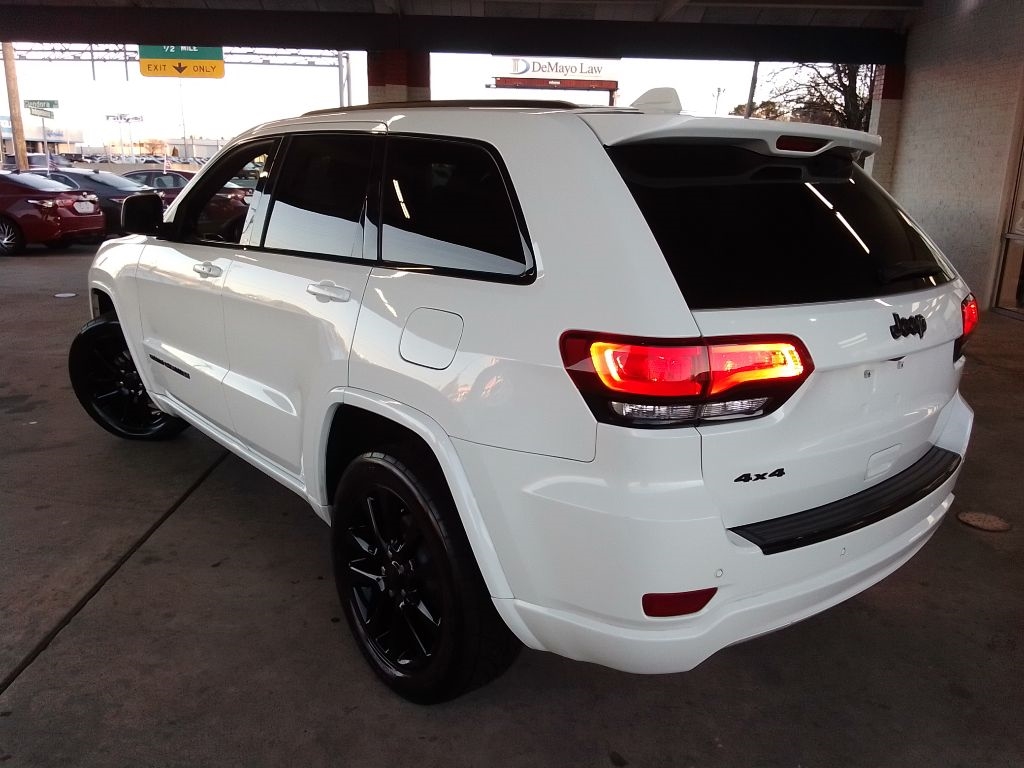 Jeep Grand Cherokee Laredo 4WD 2018