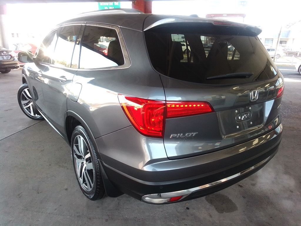 Honda Pilot Touring 2WD 2016