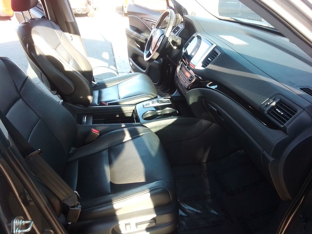 Honda Pilot Touring 2WD 2016