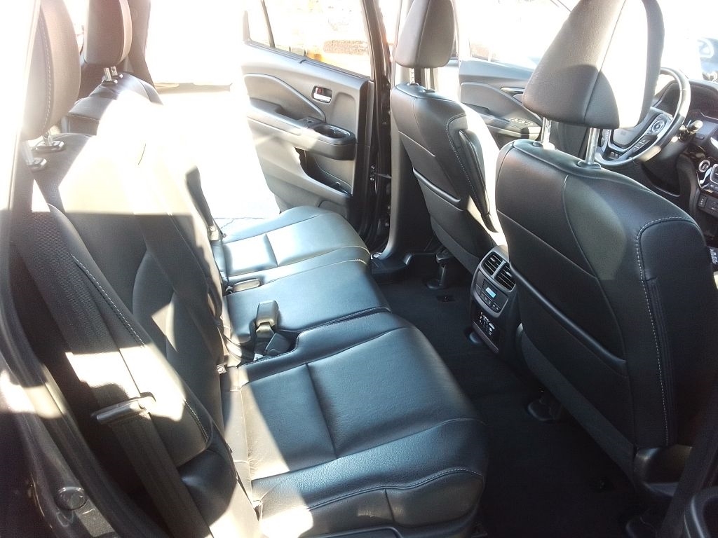 Honda Pilot Touring 2WD 2016