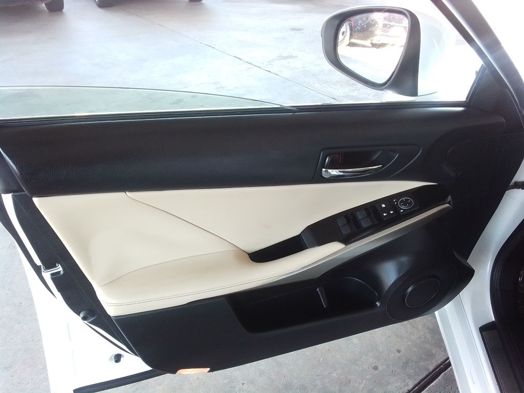 Lexus IS 250 RWD 2014