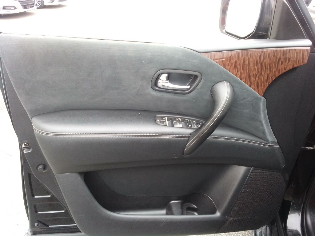 Nissan Armada SV AWD 2017