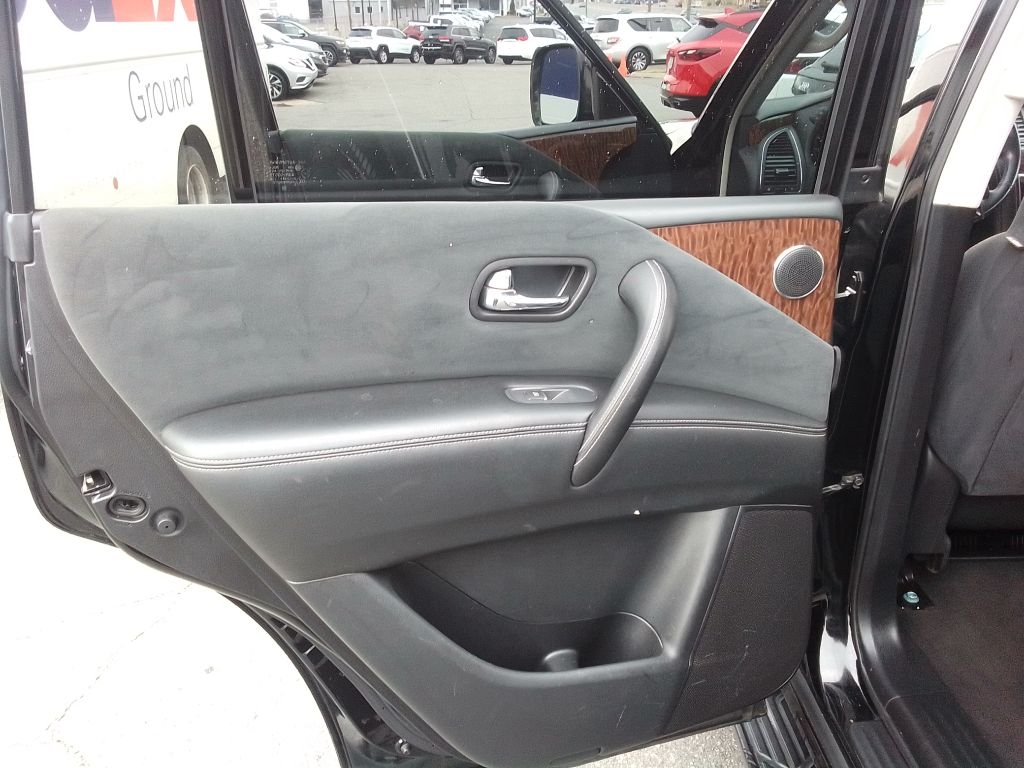 Nissan Armada SV AWD 2017