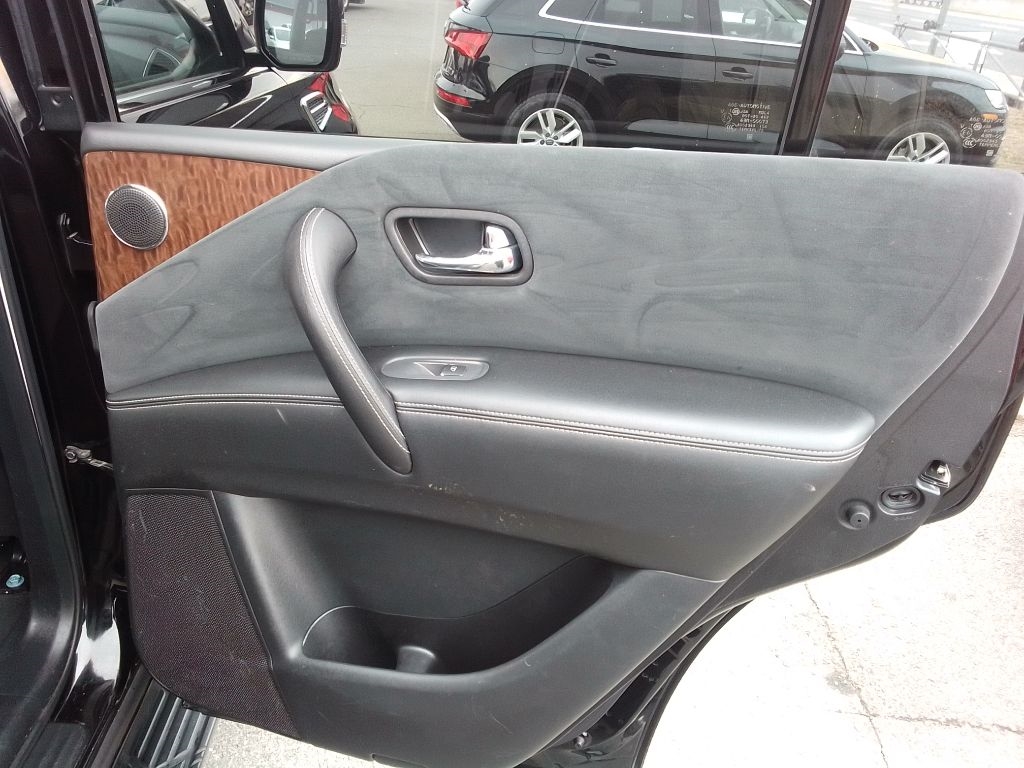 Nissan Armada SV AWD 2017