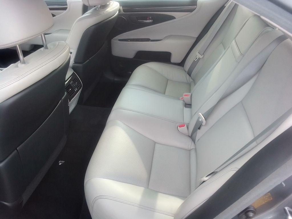 Lexus LS 460 Luxury Sedan 2014