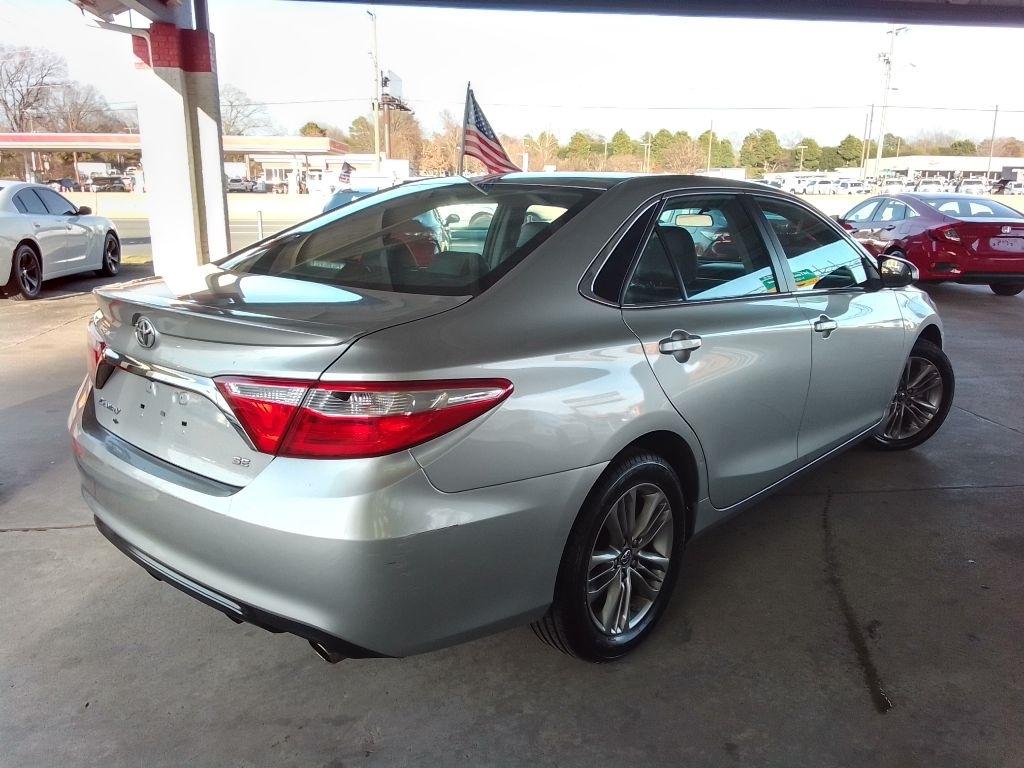 Toyota Camry SE 2017