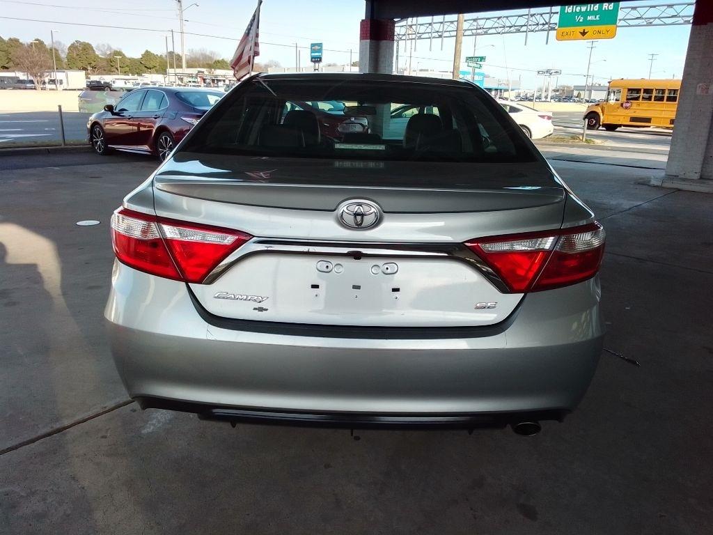 Toyota Camry SE 2017