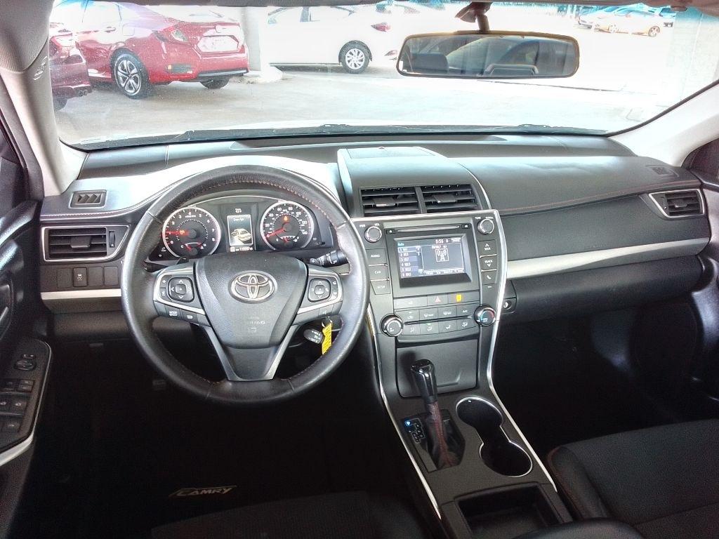 Toyota Camry SE 2017