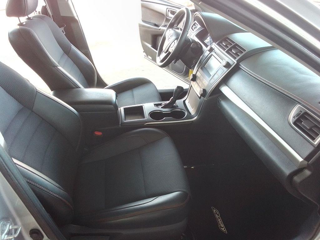 Toyota Camry SE 2017