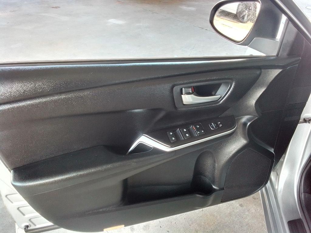 Toyota Camry SE 2017