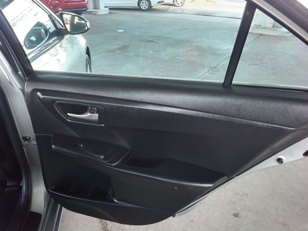 Toyota Camry SE 2017