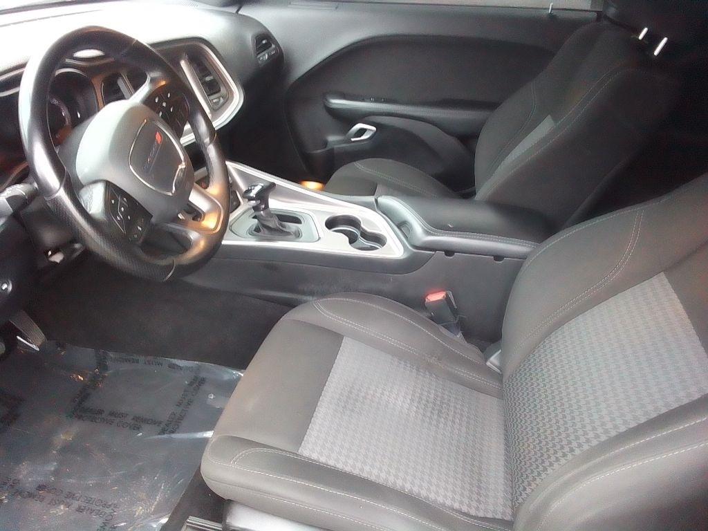 Dodge Challenger SXT 2021