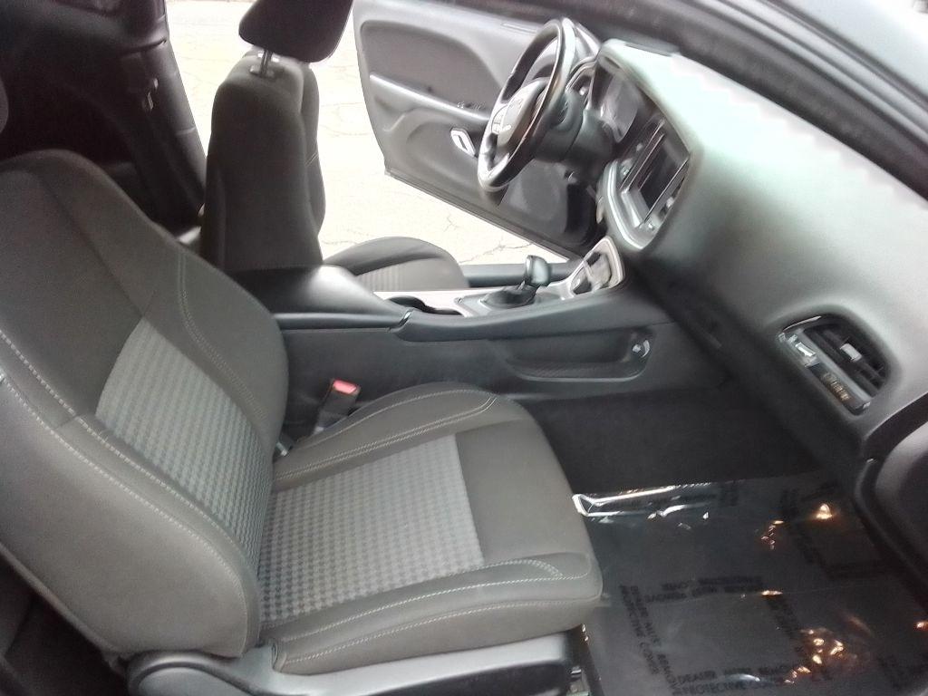 Dodge Challenger SXT 2021