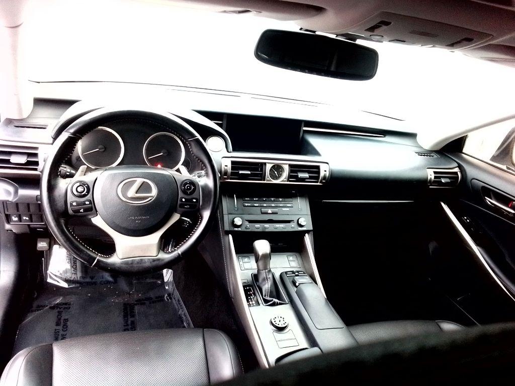 Lexus IS 200t 2016