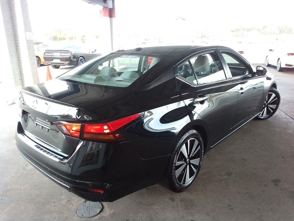 Nissan Altima 2.5 SV 2022