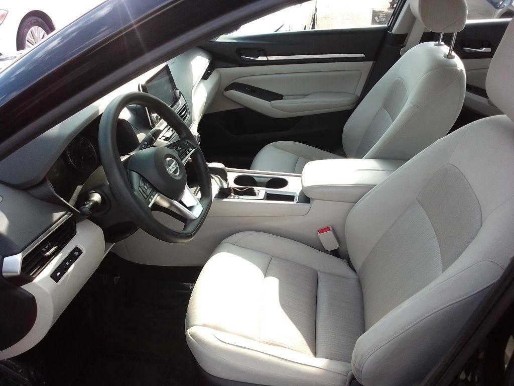 Nissan Altima 2.5 SV 2022