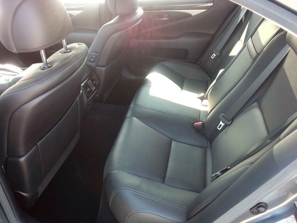 Lexus LS 460 Luxury Sedan 2015