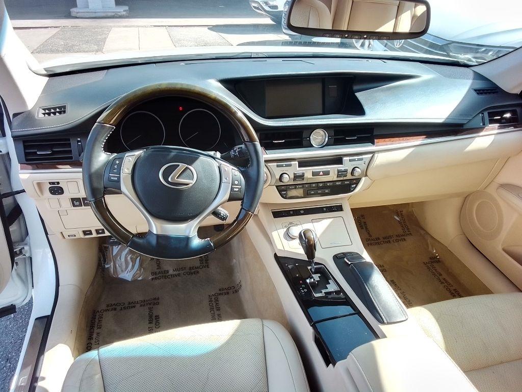 Lexus ES 350 Sedan 2015