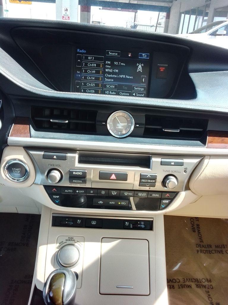 Lexus ES 350 Sedan 2015