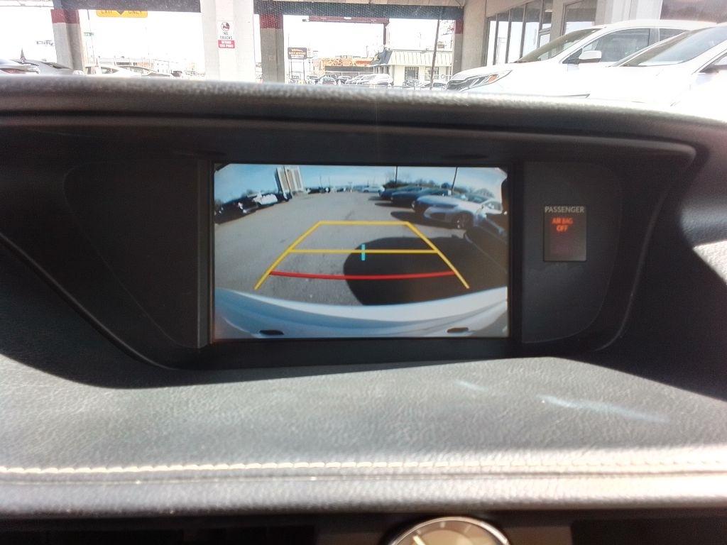 Lexus ES 350 Sedan 2015