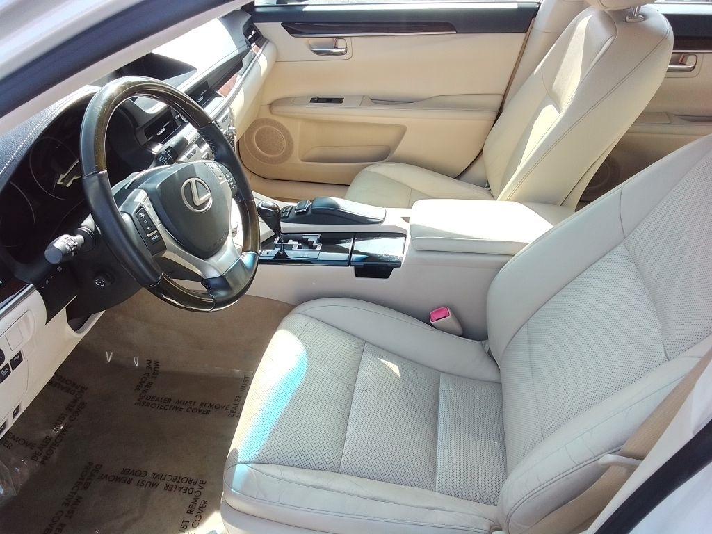 Lexus ES 350 Sedan 2015