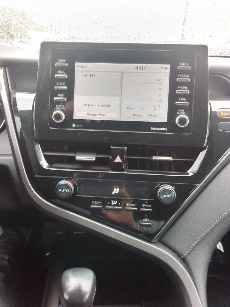 Toyota Camry SE 2021