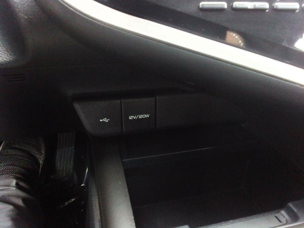 Toyota Camry SE 2021