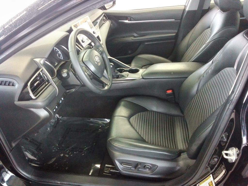 Toyota Camry SE 2021