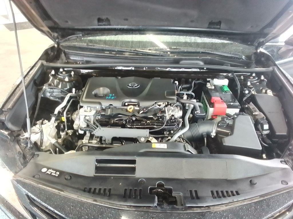 Toyota Camry SE 2021