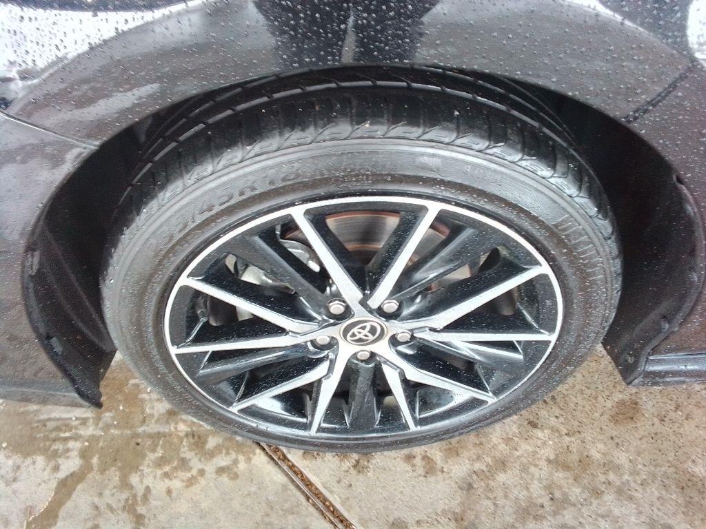 Toyota Camry SE 2021