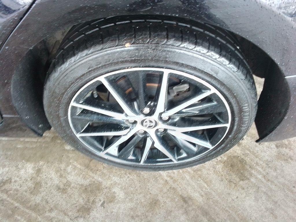 Toyota Camry SE 2021