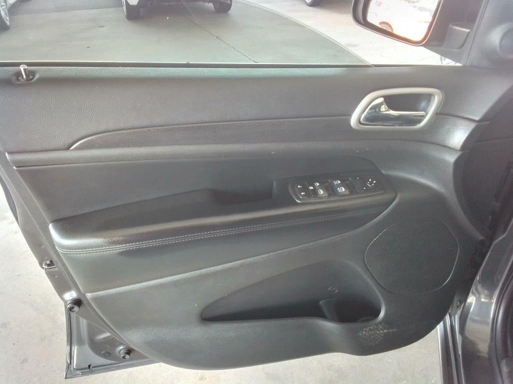 Jeep Grand Cherokee Laredo 4WD 2018