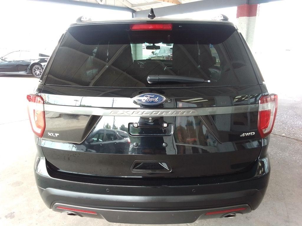 Ford Explorer XLT FWD 2017