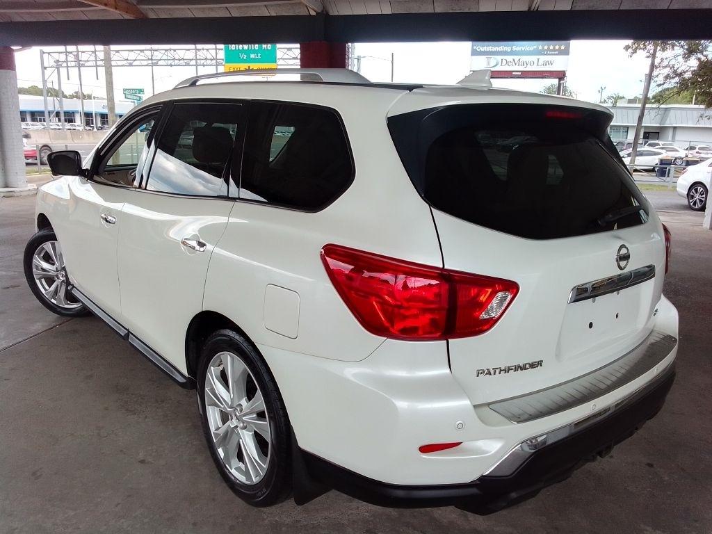 Nissan Pathfinder SL 2WD 2019