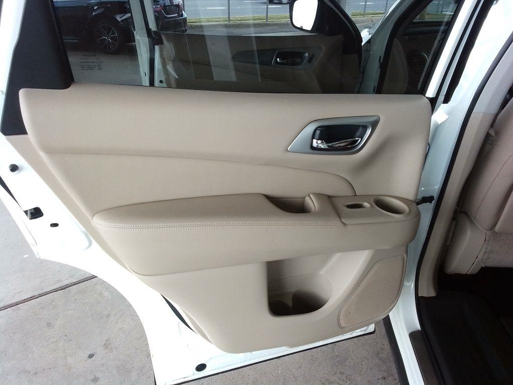 Nissan Pathfinder SL 2WD 2019