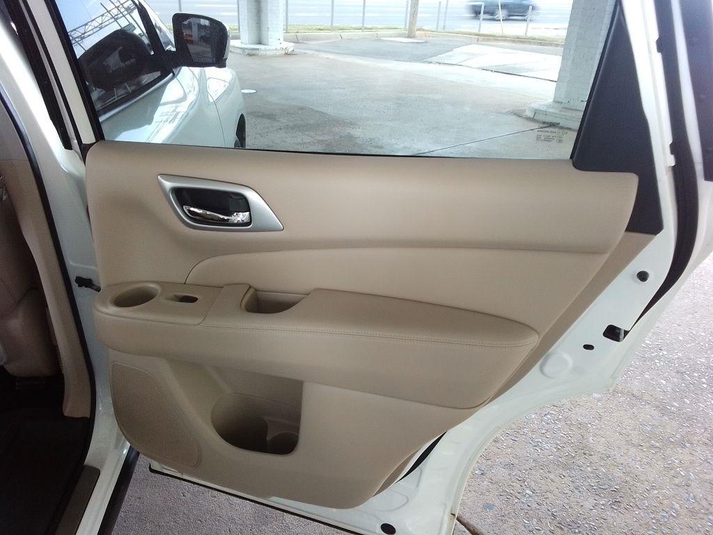 Nissan Pathfinder SL 2WD 2019