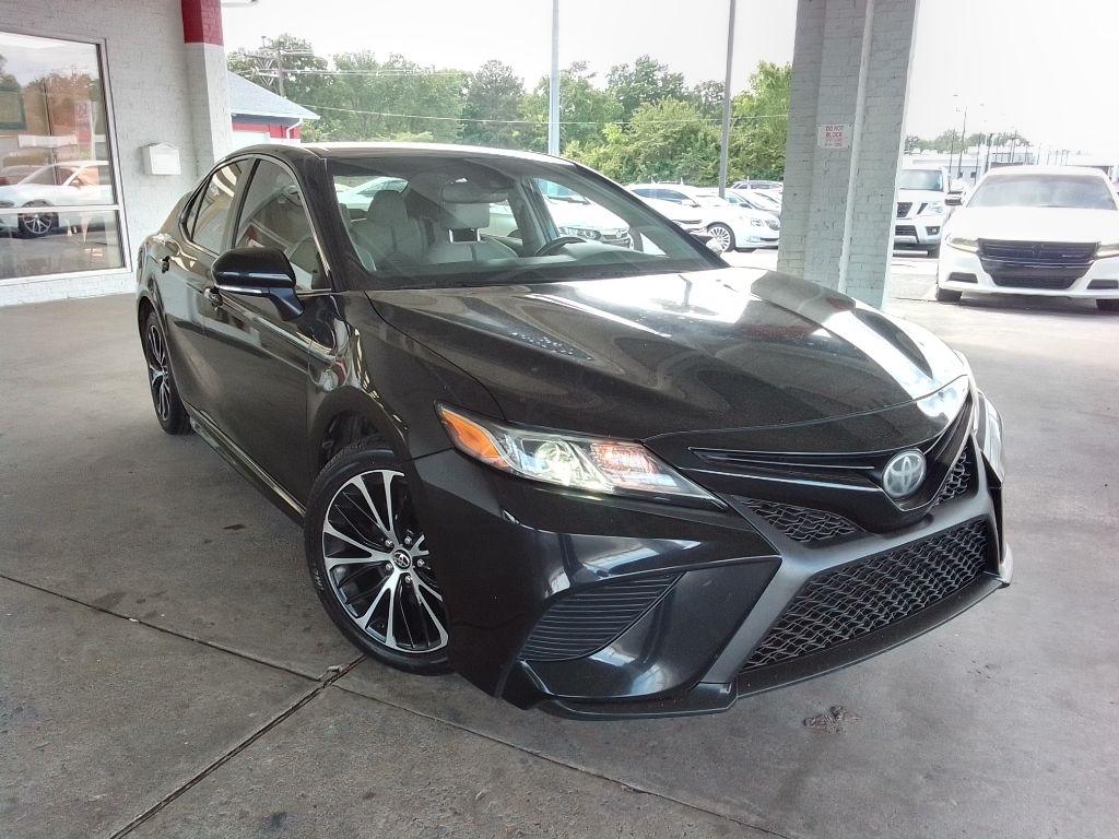 Toyota Camry SE 2018